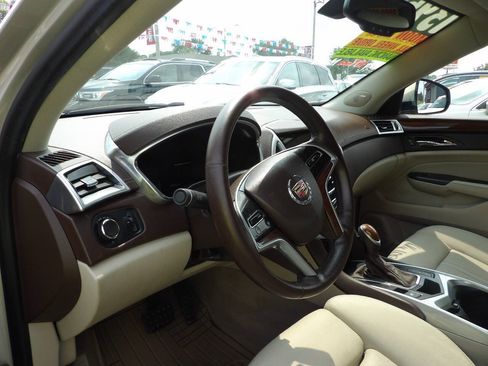 Used 2013 Cadillac SRX Luxury AWD/4WD image 6