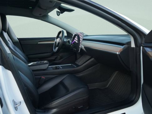 Used 2021 Tesla Model 3 Standard Range Plus image 37