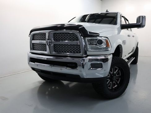 Used 2016 RAM 3500 Laramie w/ Convenience Group image 46