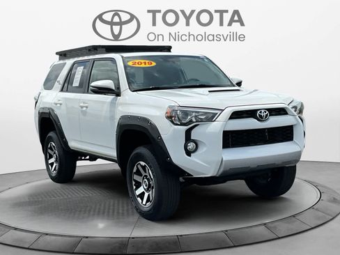 Used 2019 Toyota 4Runner TRD Off-Road Premium AWD/4WD image 7
