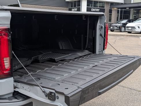 Used 2024 GMC Sierra 1500 AT4 w/ Technology Package AWD/4WD image 27