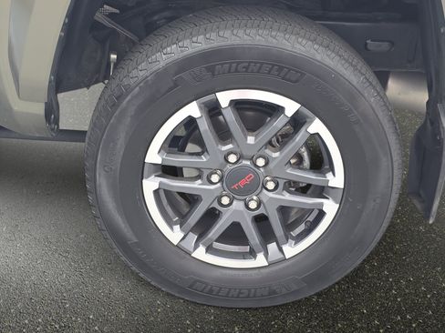 Used 2024 Toyota Tacoma TRD Sport AWD/4WD image 30