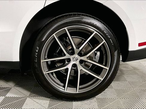 Used 2026 Porsche Macan AWD/4WD image 28