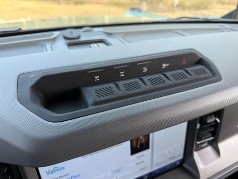 Used 2024 Ford Bronco Everglades image 29