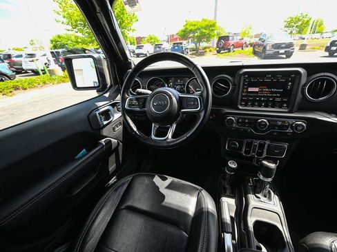 Used 2023 Jeep Wrangler Unlimited Sahara w/ Cold Weather Group AWD/4WD image 31