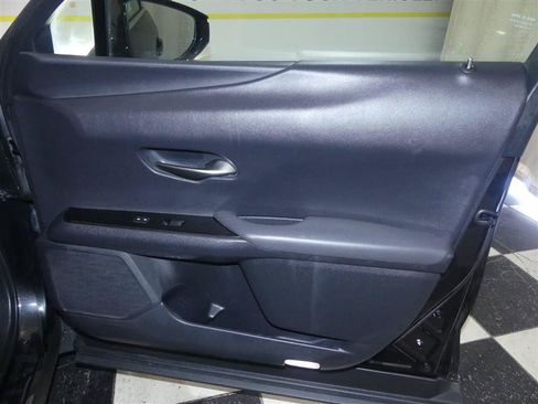 Used 2019 Lexus UX 250h AWD/4WD image 14