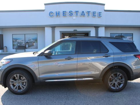 Used 2025 Ford Explorer Active w/ Active Comfort Package AWD/4WD image 1