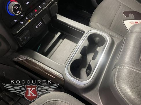 Used 2021 Chevrolet Silverado 1500 RST image 17