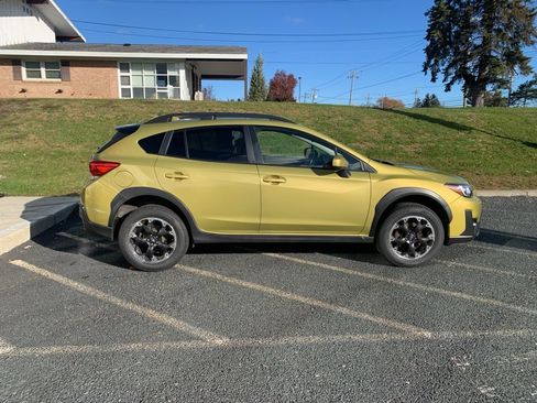Used 2023 Subaru Crosstrek 2.0i Premium image 8