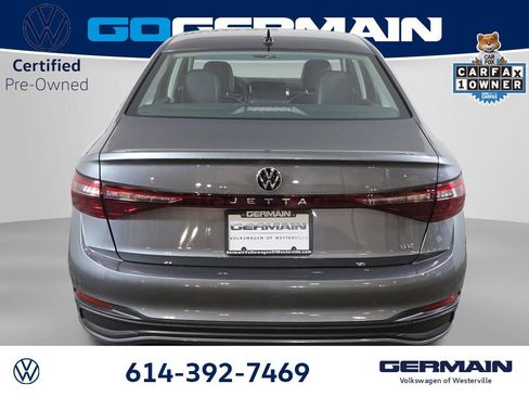 Certified 2025 Volkswagen Jetta SE w/ Sunroof Package FWD image 9