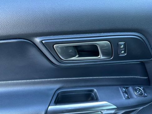 Used 2021 Ford Mustang Shelby GT500 w/ Technology Package image 11