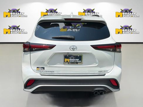 Used 2024 Toyota Highlander XSE AWD/4WD image 6