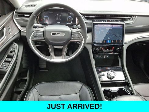 Used 2023 Jeep Grand Cherokee L Limited image 12
