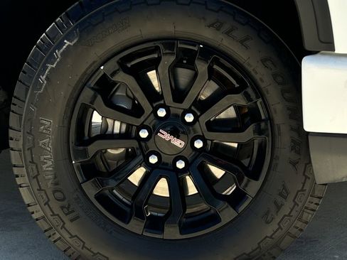 Used 2023 GMC Sierra 1500 AT4X AWD/4WD image 10