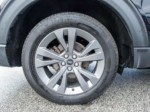 Used 2023 Ford Explorer XLT w/ Equipment Group 202A image 11