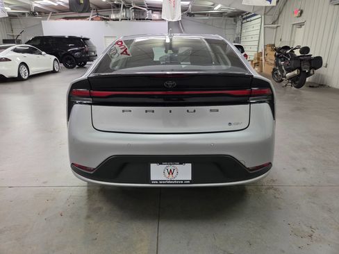 Used 2023 Toyota Prius LE FWD image 6