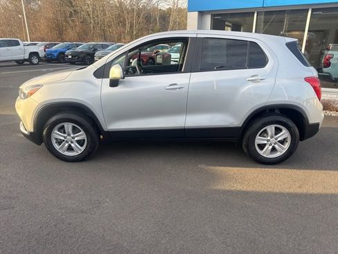 Used 2022 Chevrolet Trax LS w/ Tint and Cruise Package image 2