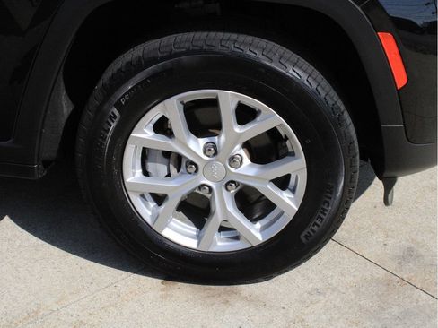 Certified 2023 Jeep Grand Cherokee Limited AWD/4WD image 37