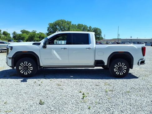 Used 2025 GMC Sierra 3500 Denali Ultimate AWD/4WD image 8