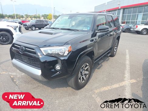 Used 2023 Toyota 4Runner TRD Off-Road Premium AWD/4WD image 2