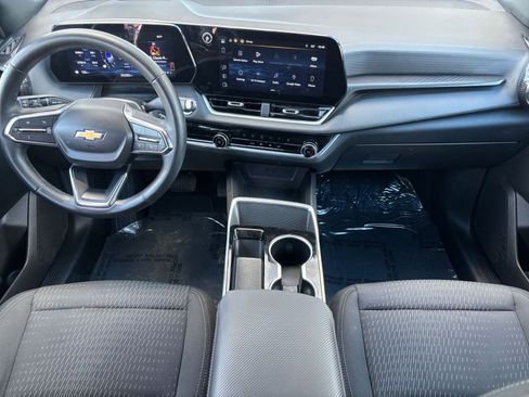 Used 2025 Chevrolet Equinox LT image 29