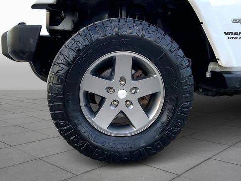 Used 2012 Jeep Wrangler Freedom Edition image 11