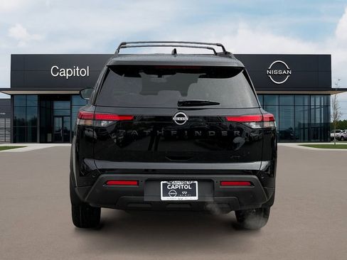 New 2025 Nissan Pathfinder SV image 6