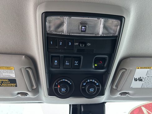 Certified 2024 Toyota 4Runner TRD Off-Road Premium image 31