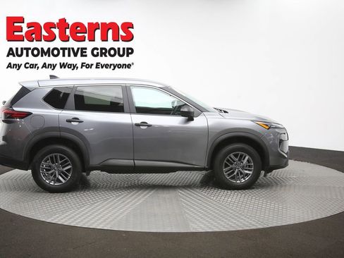 Used 2024 Nissan Rogue S AWD/4WD image 46