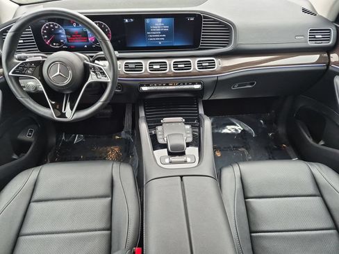 Used 2024 Mercedes-Benz GLS 450 4MATIC image 13