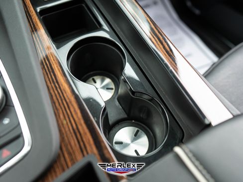 Used 2022 Cadillac Escalade ESV Premium Luxury image 38