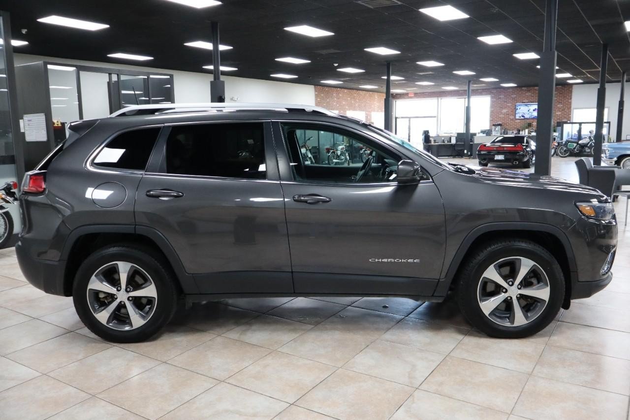 Used 2019 Jeep Cherokee Limited AWD/4WD image 6
