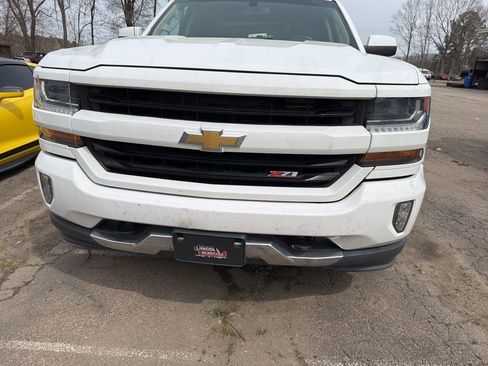 Used 2018 Chevrolet Silverado 1500 LT w/ All Star Edition image 2