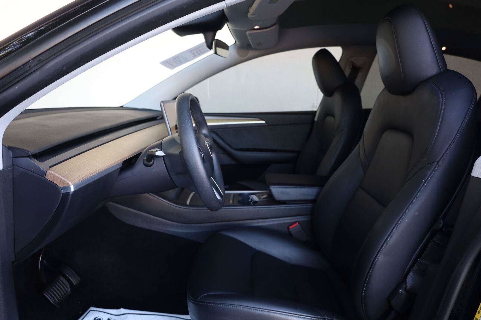 Used 2023 Tesla Model Y Long Range AWD/4WD image 16
