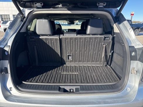 Certified 2022 Toyota Highlander XLE image 13