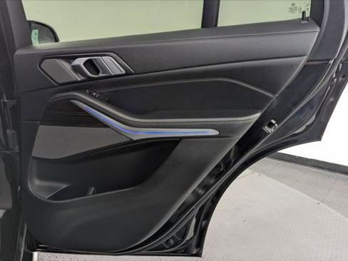 Used 2019 BMW X5 xDrive40i w/ Premium Package 2 image 18