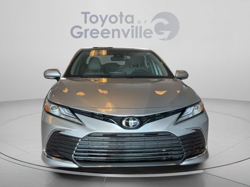 Used 2024 Toyota Camry XLE FWD image 9