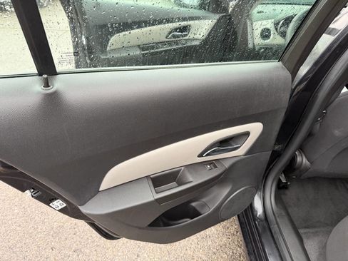 Used 2016 Chevrolet Cruze LS image 14