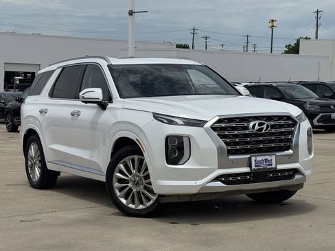 Used 2020 Hyundai Palisade Limited FWD image 2