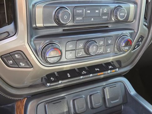 Used 2018 Chevrolet Silverado 1500 High Country AWD/4WD image 24