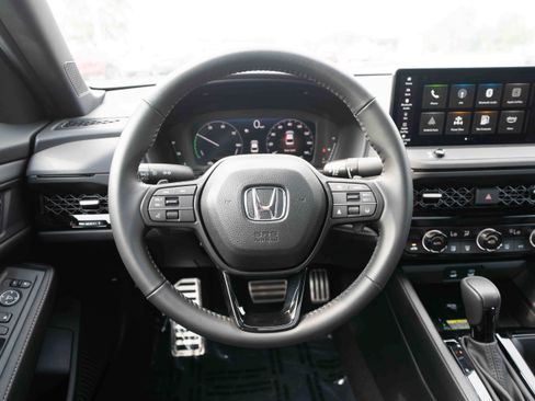 Used 2025 Honda Accord Sport image 21