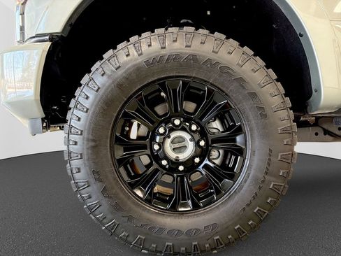 Used 2020 Ford F250 Lariat image 15