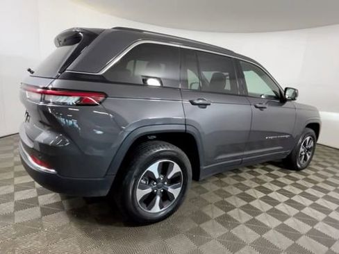 Used 2023 Jeep Grand Cherokee 4WD 4xe image 4