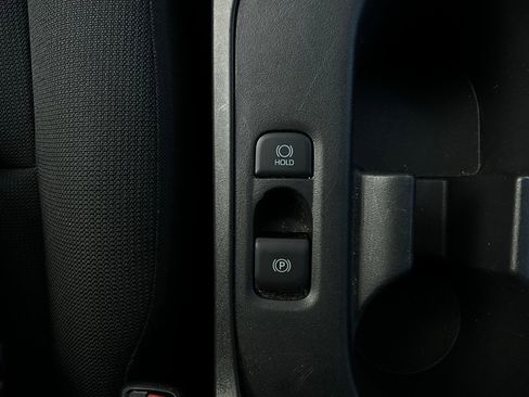 Used 2025 Toyota Corolla LE image 21