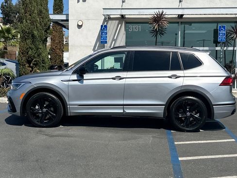 Certified 2024 Volkswagen Tiguan SE R-Line FWD image 7