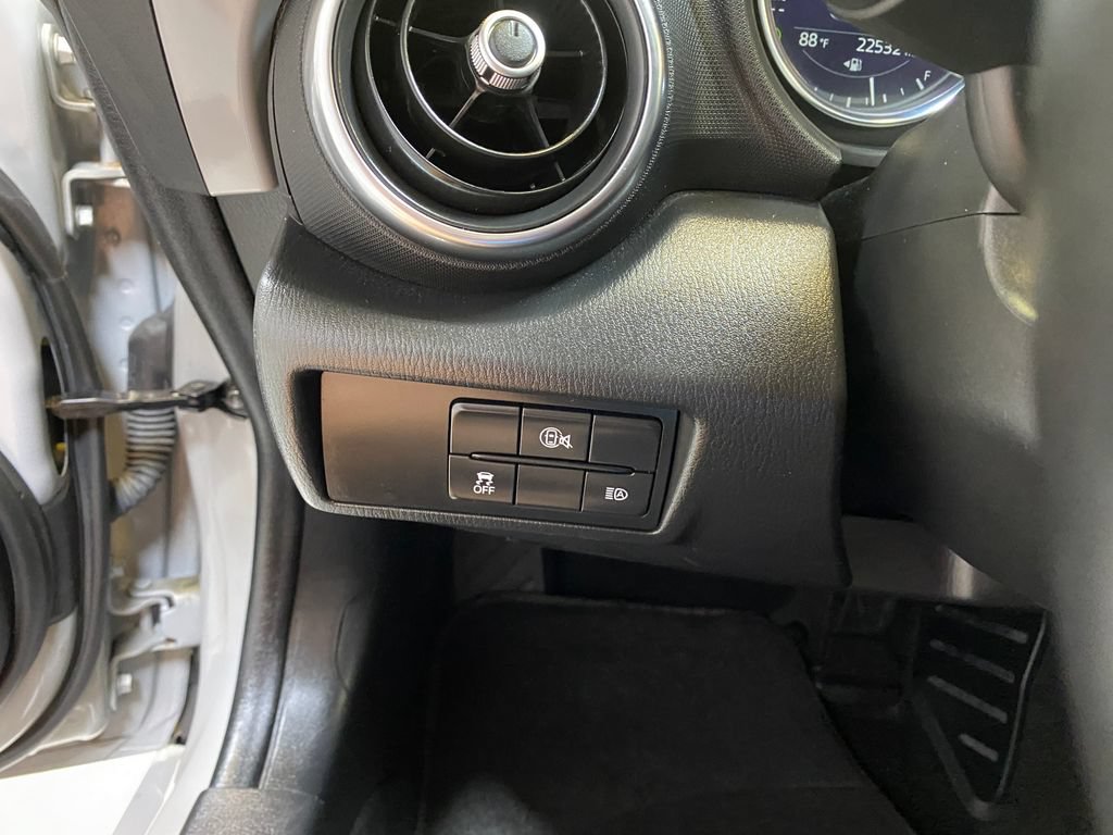 Used 2025 MAZDA MX-5 Miata RF Grand Touring RWD image 29