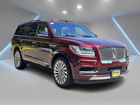 Used 2019 Lincoln Navigator Reserve AWD/4WD image 3