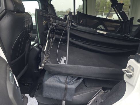 Used 2022 Jeep Wrangler Unlimited Sahara w/ Cold Weather Group image 8