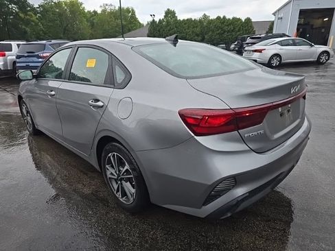 Used 2023 Kia Forte LXS w/ LXS Technology Package FWD image 5