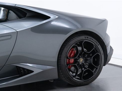 Used 2016 Lamborghini Huracan LP 580-2 RWD image 29